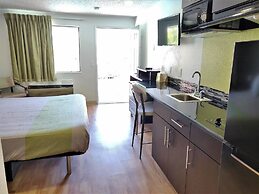 Studio 6 Fresno, CA - Extended Stay