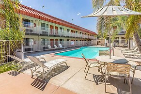Studio 6 Fresno, CA - Extended Stay