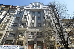 Pelicanstay next to Budapest Basillica