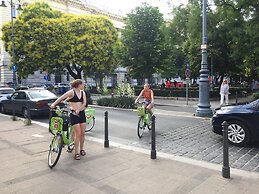 Pelicanstay next to Budapest Basillica