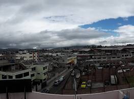 J&E hotel