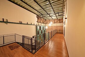 The Entaneer Poshtel - Hostel