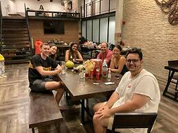 The Entaneer Poshtel - Hostel