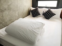 The Entaneer Poshtel - Hostel