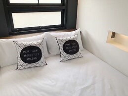 The Entaneer Poshtel - Hostel