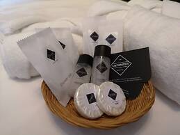 The Entaneer Poshtel - Hostel