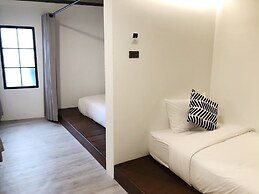 The Entaneer Poshtel - Hostel