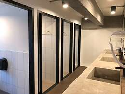 The Entaneer Poshtel - Hostel