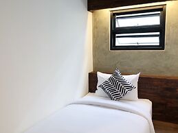 The Entaneer Poshtel - Hostel