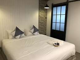 The Entaneer Poshtel - Hostel