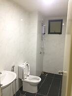 Lawang Suite 1 Bedroom Corner Apartment