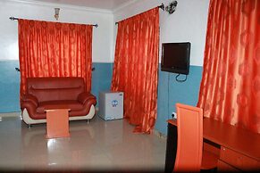 L & L Executive Hotels and Suites