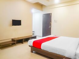 OYO 13583 Hotel Paradise Inn