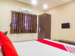 OYO 13583 Hotel Paradise Inn