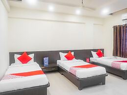 OYO 13583 Hotel Paradise Inn