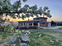 Nomad Inn