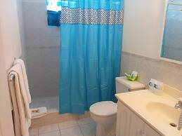 Cumber's Tropical Apartments