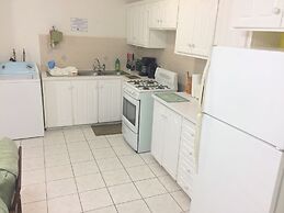 Cumber's Tropical Apartments