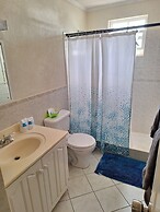 Cumber's Tropical Apartments