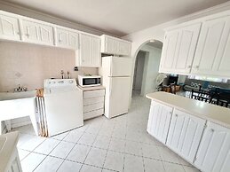 Cumber's Tropical Apartments