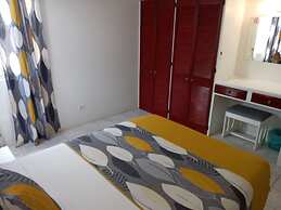 Cumber's Tropical Apartments