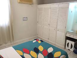 Cumber's Tropical Apartments