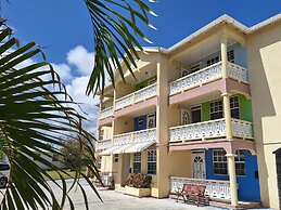 Cumber's Tropical Apartments