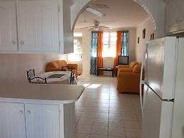 Cumber's Tropical Apartments