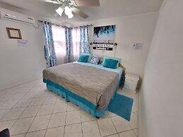 Cumber's Tropical Apartments