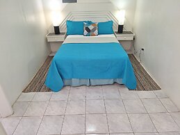 Cumber's Tropical Apartments