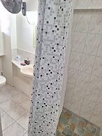 Cumber's Tropical Apartments