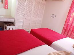 Cumber's Tropical Apartments