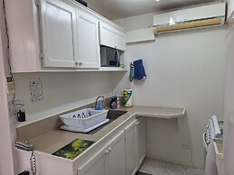 Cumber's Tropical Apartments