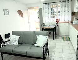 Cumber's Tropical Apartments