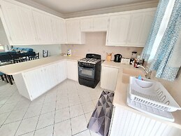 Cumber's Tropical Apartments