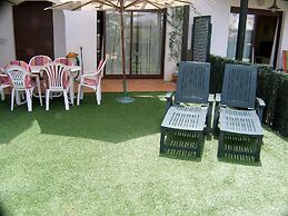 Venavera D30B - Ground Garden 2 Dorm 1 Bath, Walk to Beach