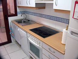 Venavera D30B - Ground Garden 2 Dorm 1 Bath, Walk to Beach