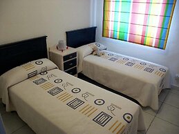 Venavera D30B - Ground Garden 2 Dorm 1 Bath, Walk to Beach