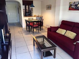 Venavera D30B - Ground Garden 2 Dorm 1 Bath, Walk to Beach