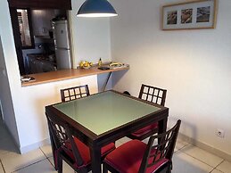 Venavera D30B - Ground Garden 2 Dorm 1 Bath, Walk to Beach