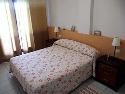 Venavera D30B - Ground Garden 2 Dorm 1 Bath, Walk to Beach
