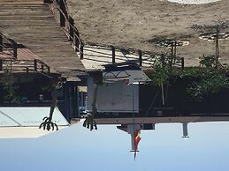 VenAVera E21B - 1 Bedroom/1Bath Beachfront WIFI