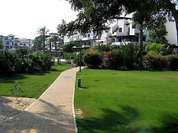 Venavera H21a - 2 Dorm / 1bath Walk to Beach