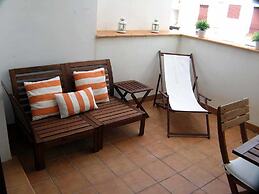 Venavera H21a - 2 Dorm / 1bath Walk to Beach