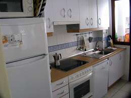 Venavera H21a - 2 Dorm / 1bath Walk to Beach