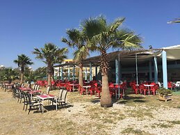 VenAVera C10A - Ground floor Garden 3Bedrooms/2Baths Beachfront, WIFI