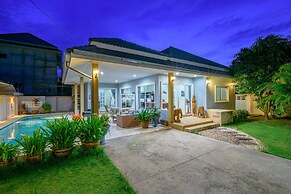 Blue Sky Pool Villa
