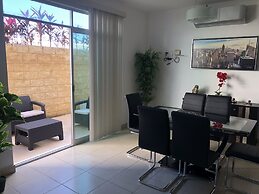 Playa Suites Apartment