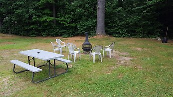 Riverbank Motel and Cabins