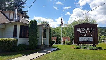 Riverbank Motel and Cabins